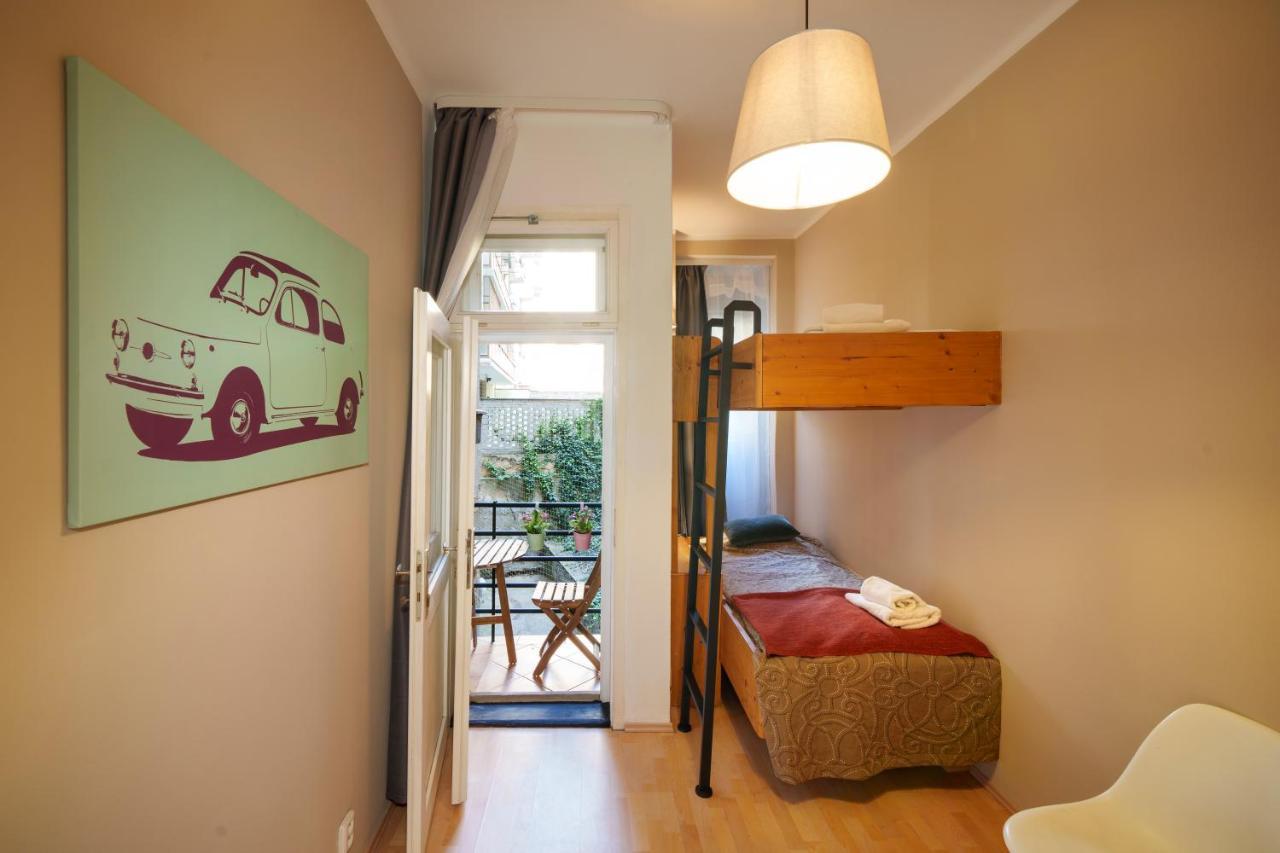 Dlouha Apartment With Balcony Prag Exteriör bild